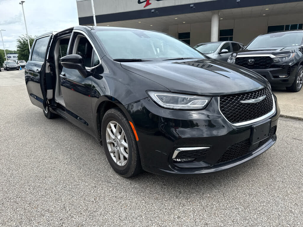 2023 CHRYSLER Pacifica