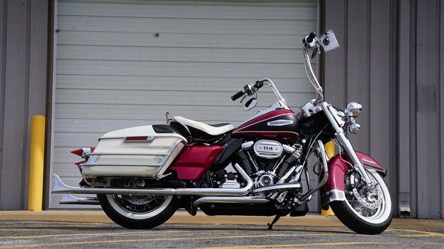 2023 HARLEY DAVIDSON FLH
