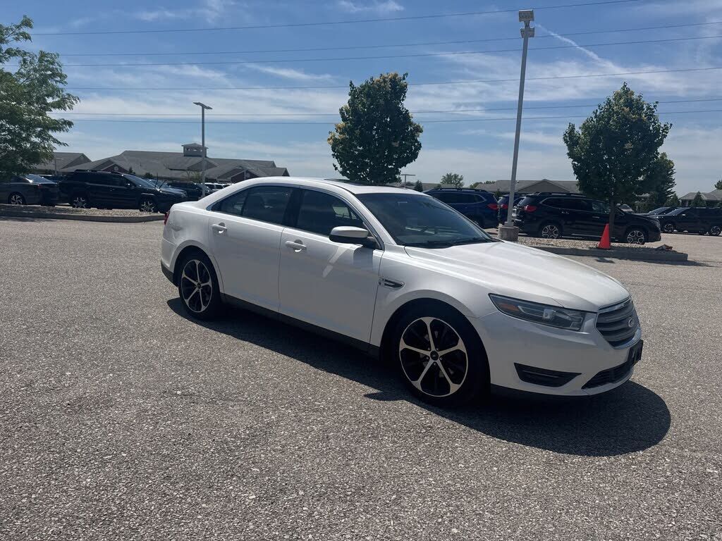 2015 FORD Taurus