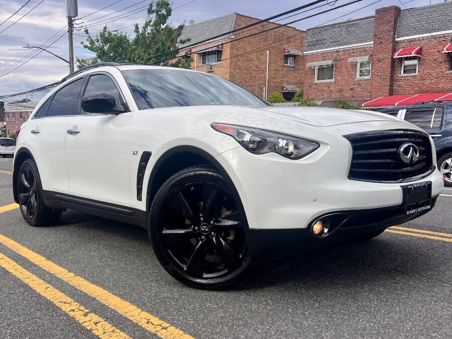 2015 INFINITI QX70