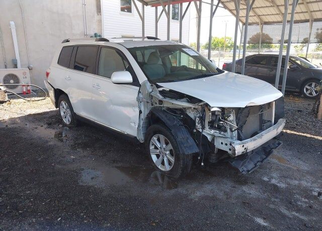 2011 TOYOTA Highlander
