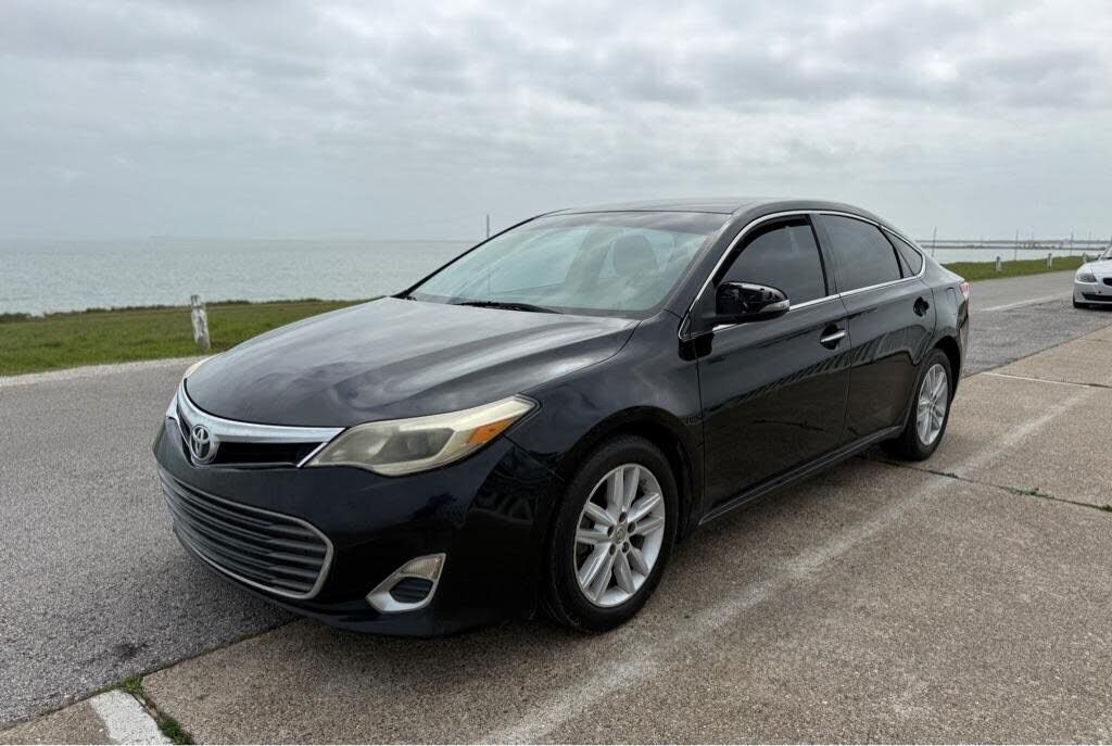 2013 TOYOTA Avalon