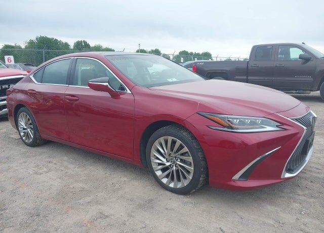 2019 LEXUS ES