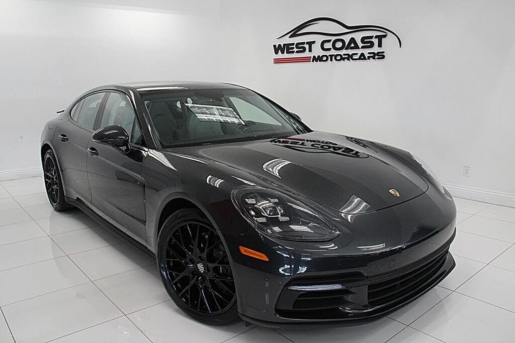 2018 PORSCHE Panamera