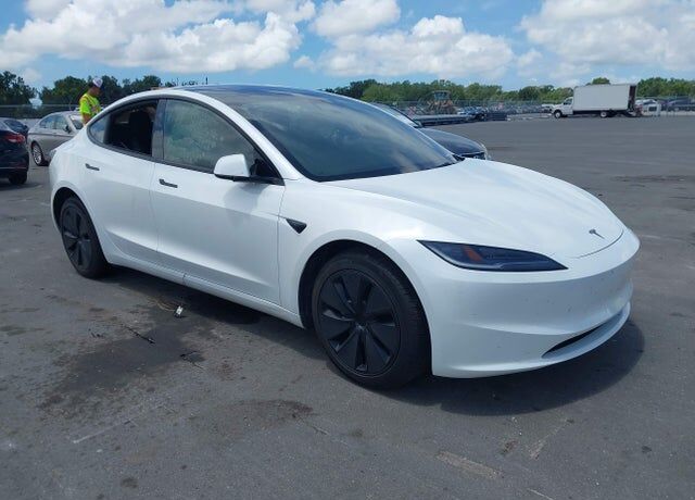 2026 TESLA Model 3