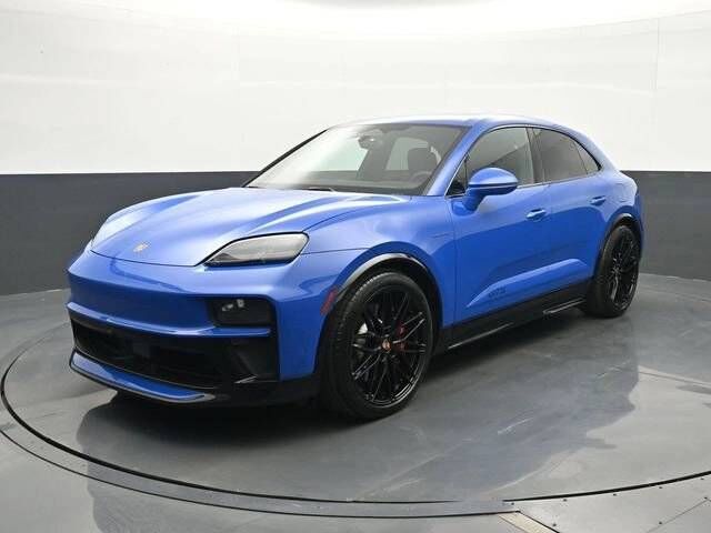 2026 PORSCHE Macan