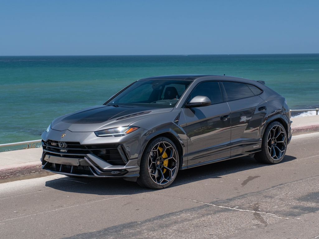 2024 LAMBORGHINI URUS