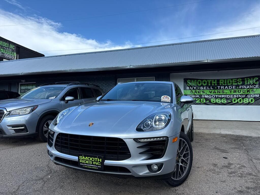 2017 PORSCHE Macan