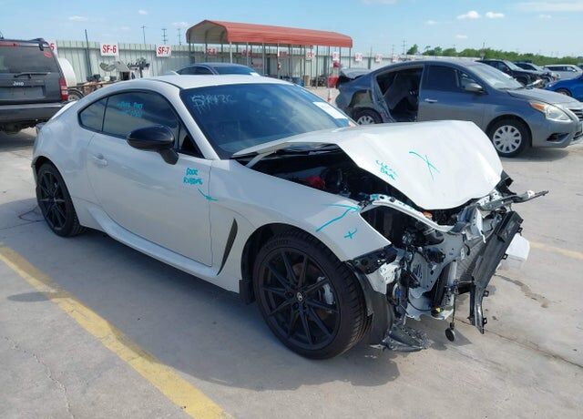 2025 TOYOTA GR86