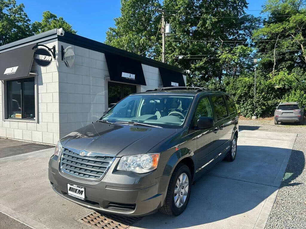 2010 CHRYSLER Town and Country