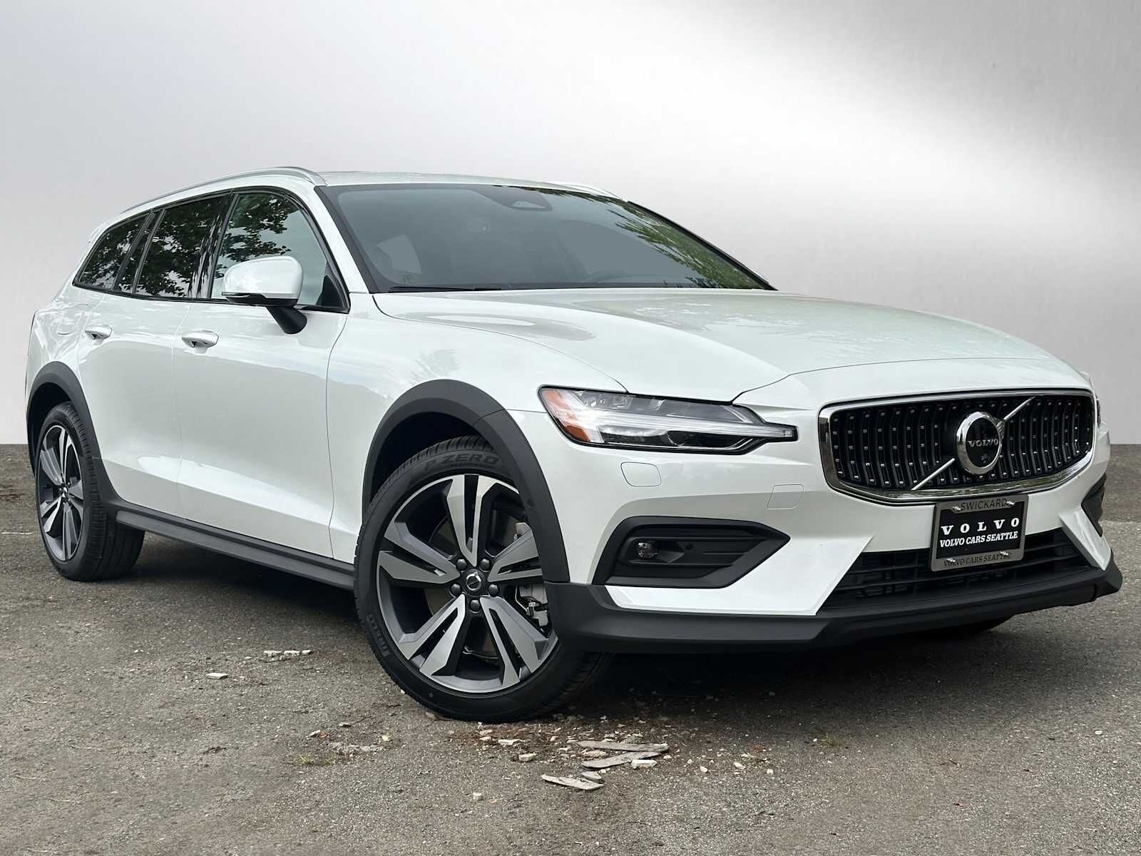 2026 VOLVO V60CC
