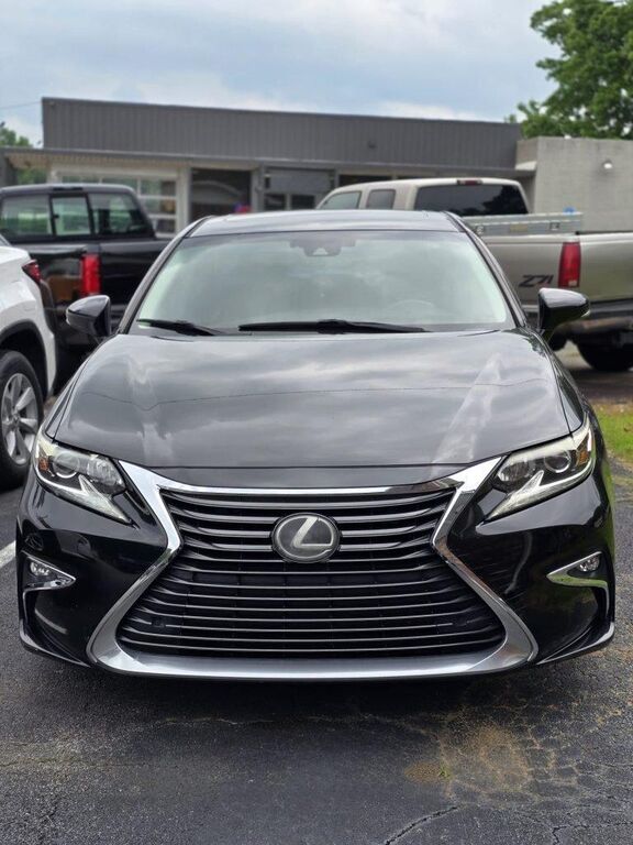 2018 LEXUS ES