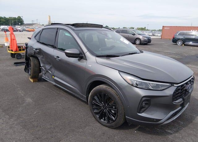 2024 FORD Escape