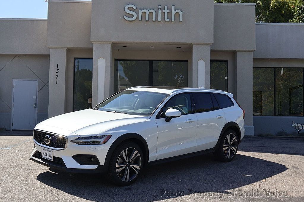 2026 VOLVO V60CC