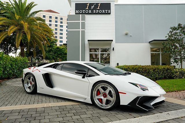 2016 LAMBORGHINI Aventador