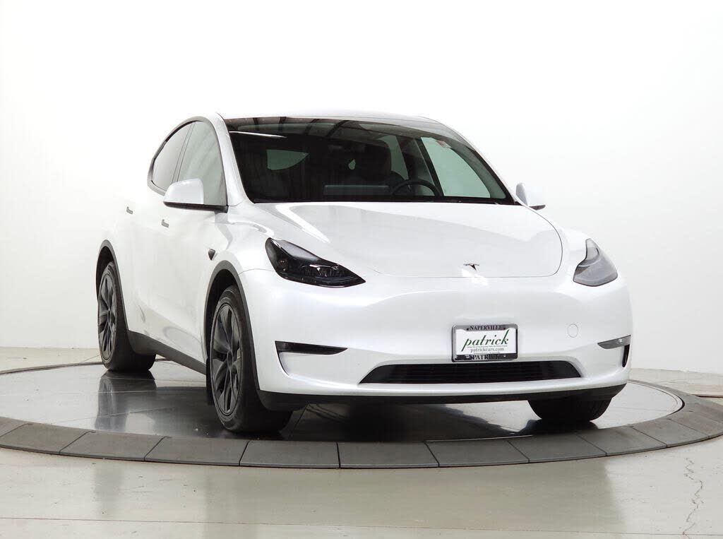 2025 TESLA Model Y