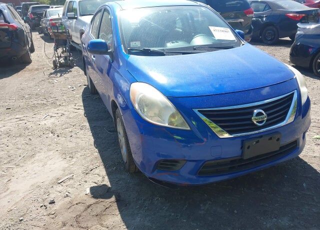 2013 NISSAN Versa