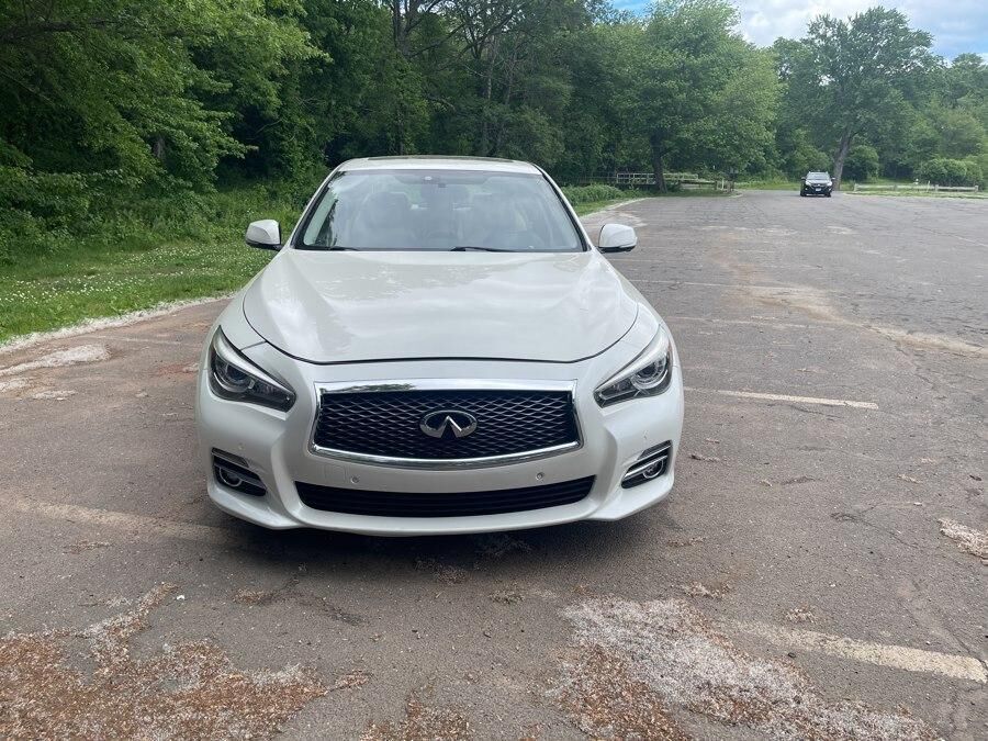 2016 INFINITI Q50