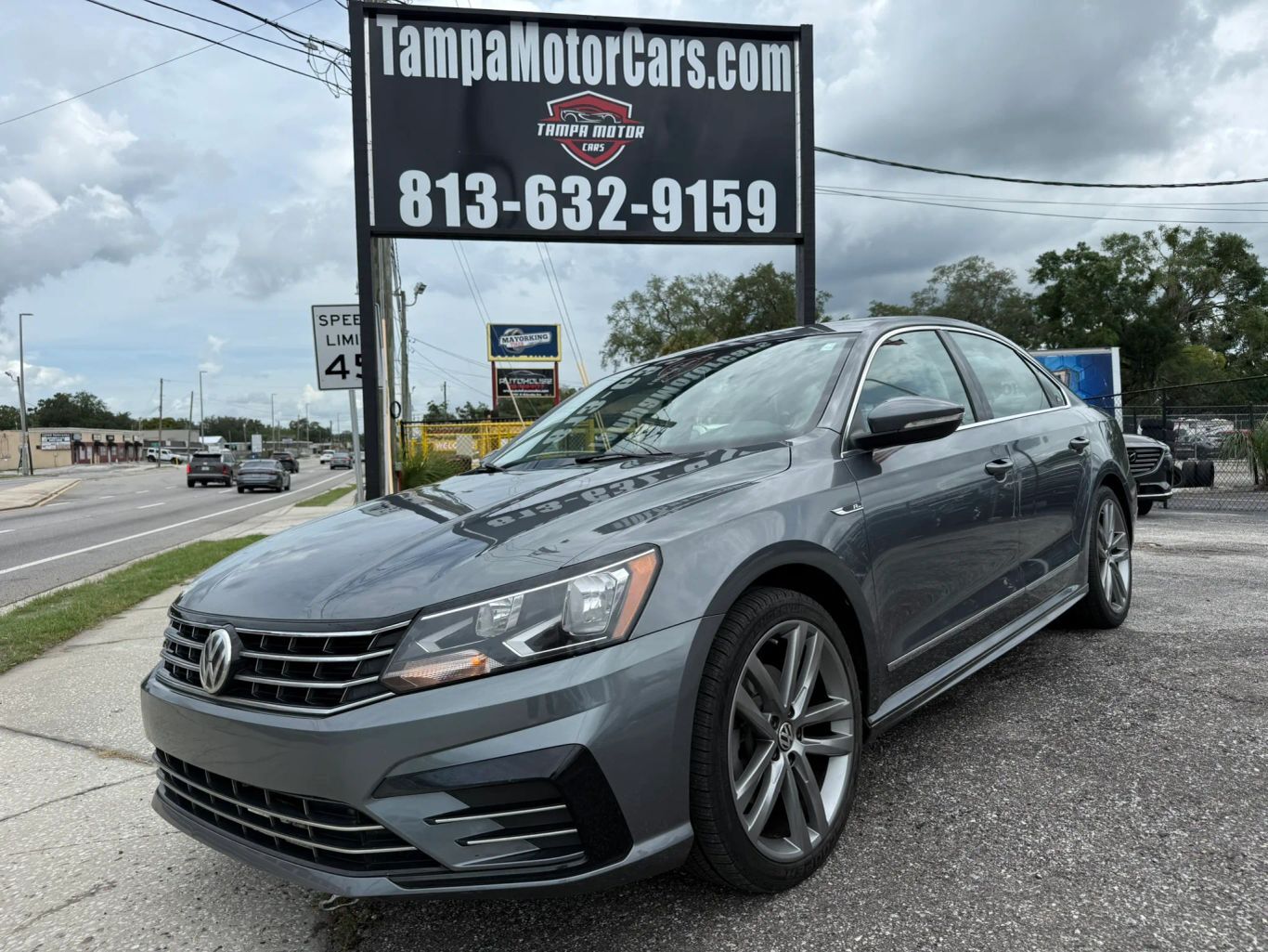 2017 VOLKSWAGEN Passat