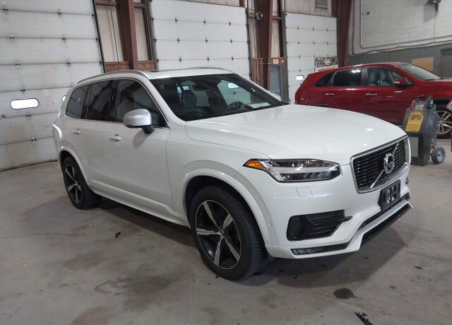2019 VOLVO XC90