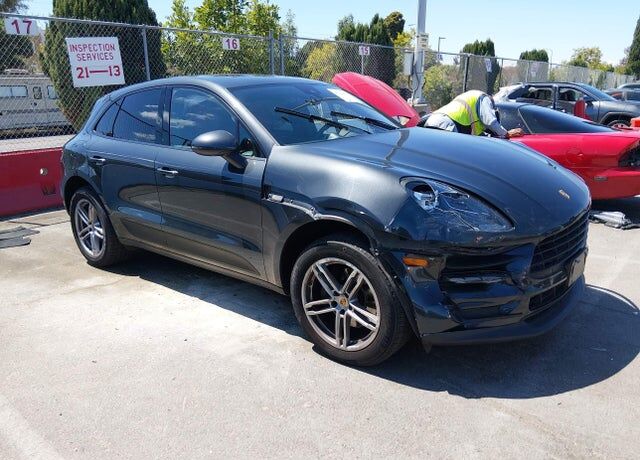 2020 PORSCHE Macan