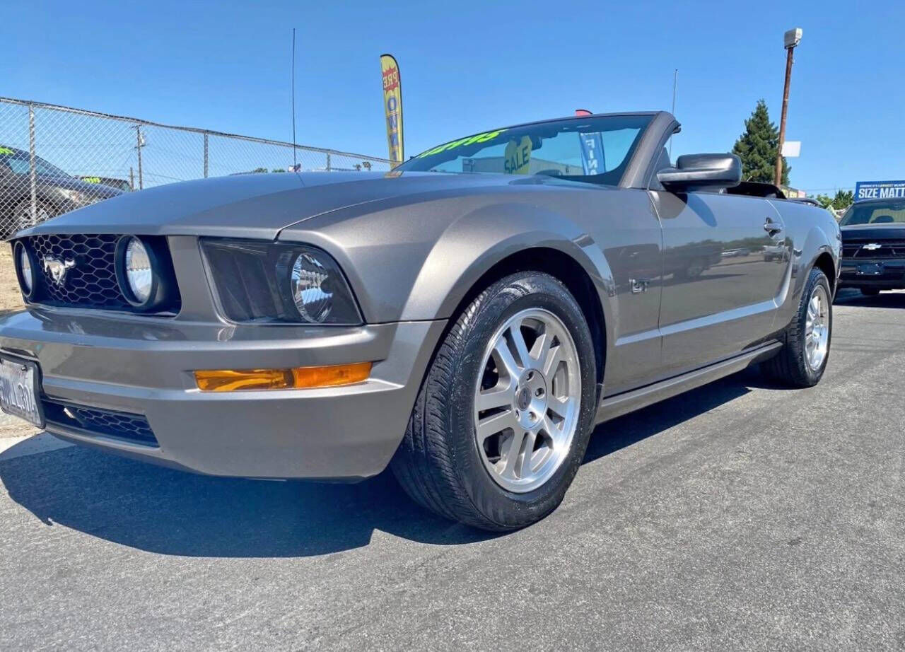 2005 FORD Mustang