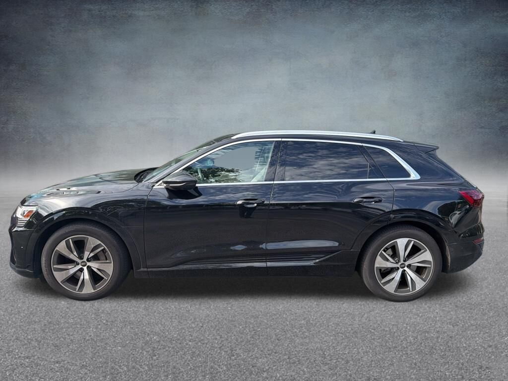 2024 Audi Q8