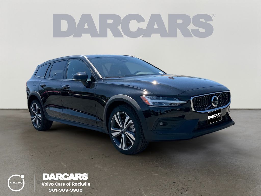 2026 VOLVO V60CC