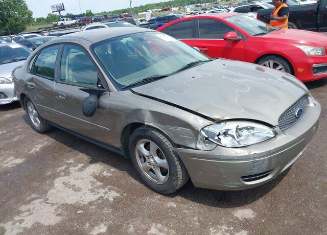 2004 FORD Taurus