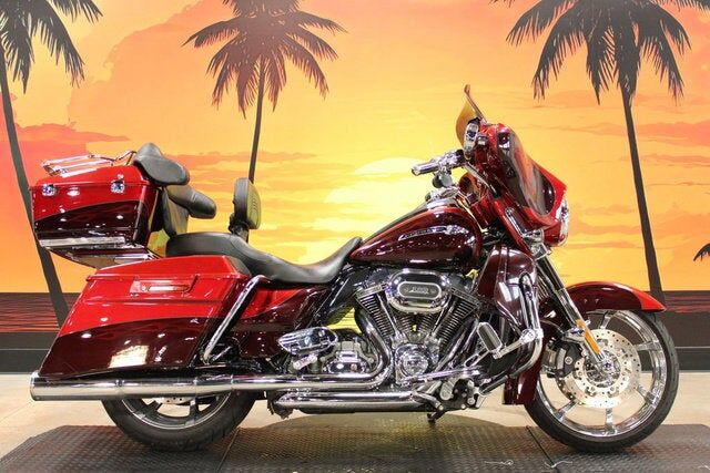 2012 HARLEY DAVIDSON CVO Street Glide