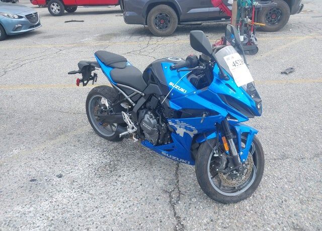 2024 SUZUKI GSX-8R