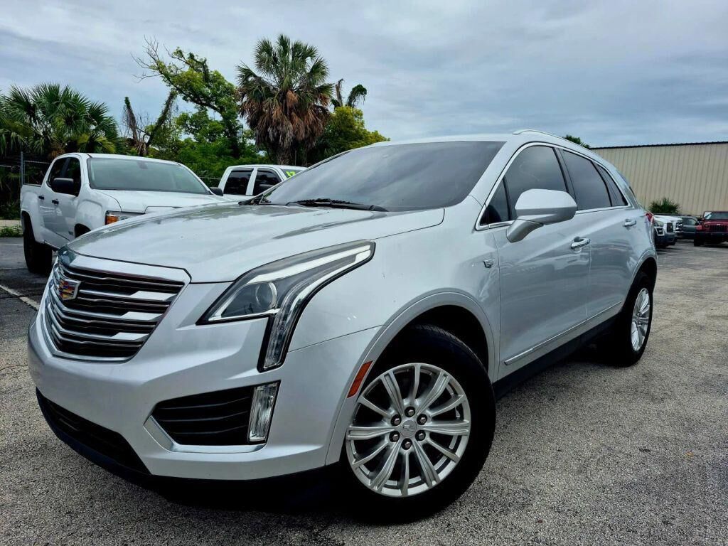 2017 CADILLAC XT5