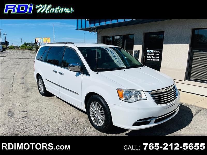 2015 CHRYSLER Town and Country