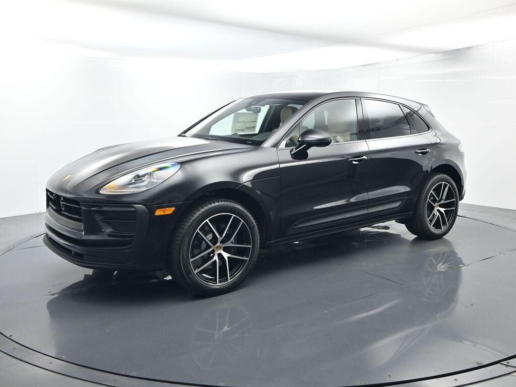 2026 PORSCHE Macan