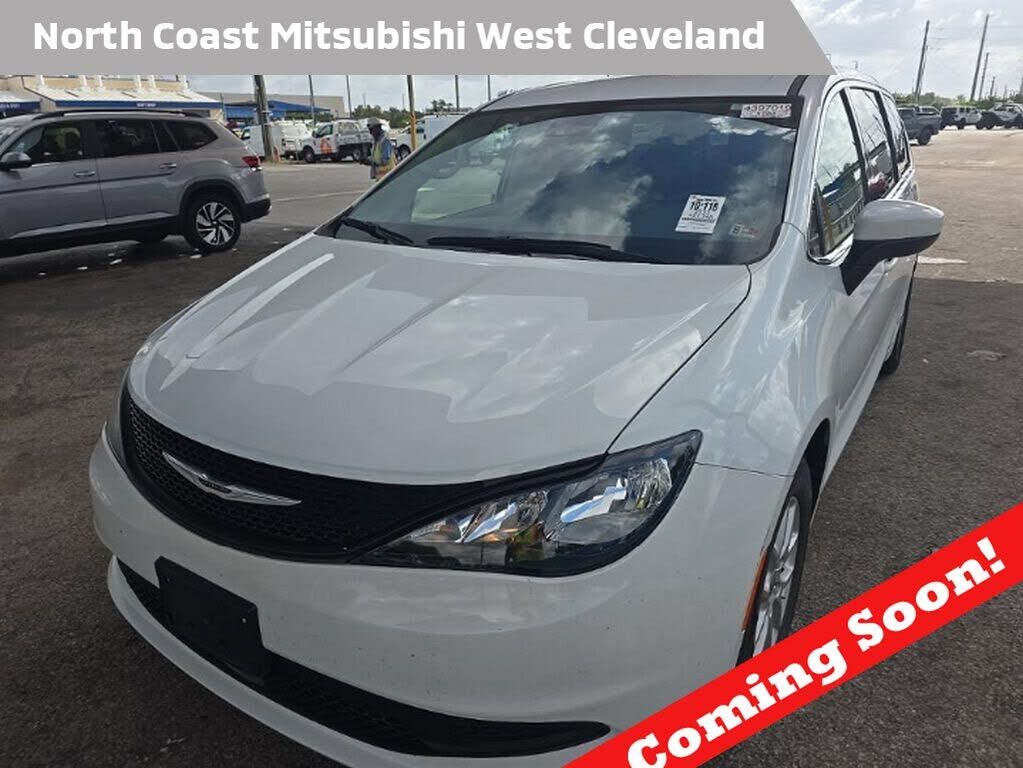2023 CHRYSLER Voyager