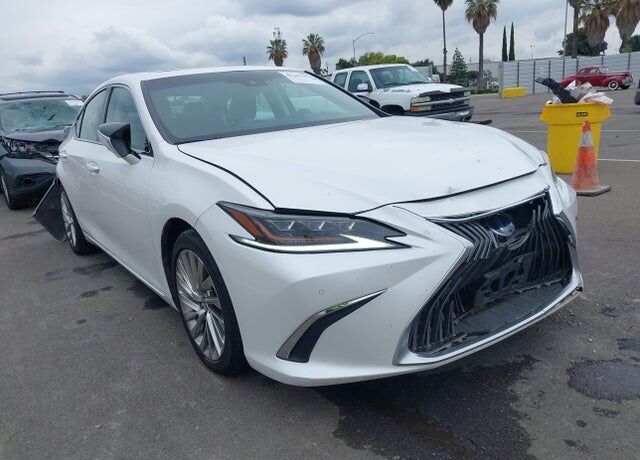 2021 LEXUS ES