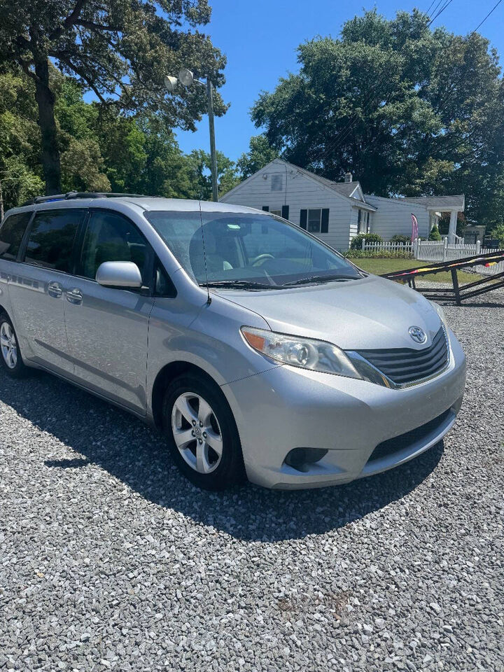 2012 TOYOTA Sienna