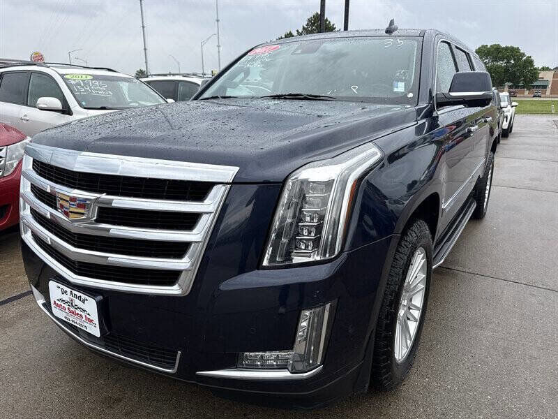 2017 CADILLAC Escalade ESV