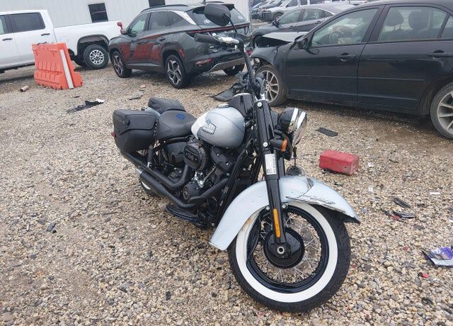2024 HARLEY DAVIDSON FLHCS / Heritage Classic 114
