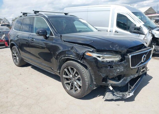 2017 VOLVO XC90