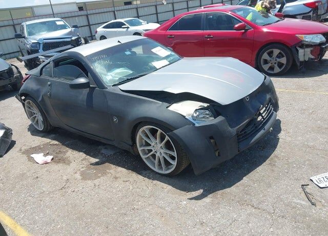 2005 NISSAN 350Z