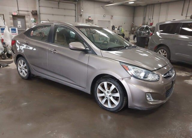 2012 HYUNDAI Accent