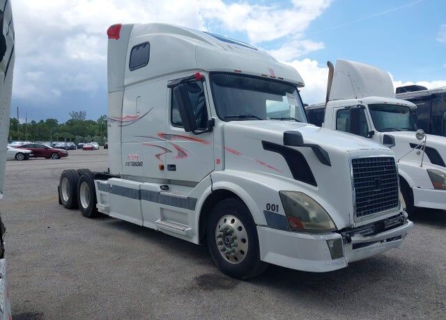 2006 VOLVO TRUCK VNL