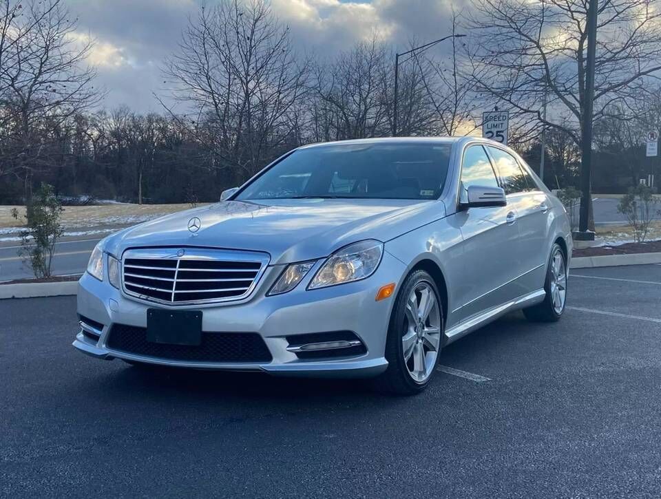 2013 MERCEDES-BENZ E-Class