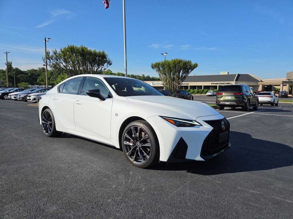 2025 LEXUS IS