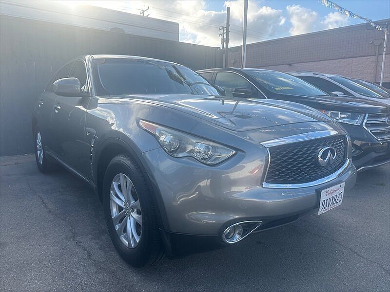 2017 INFINITI QX70