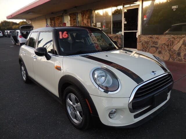 2016 MINI Cooper