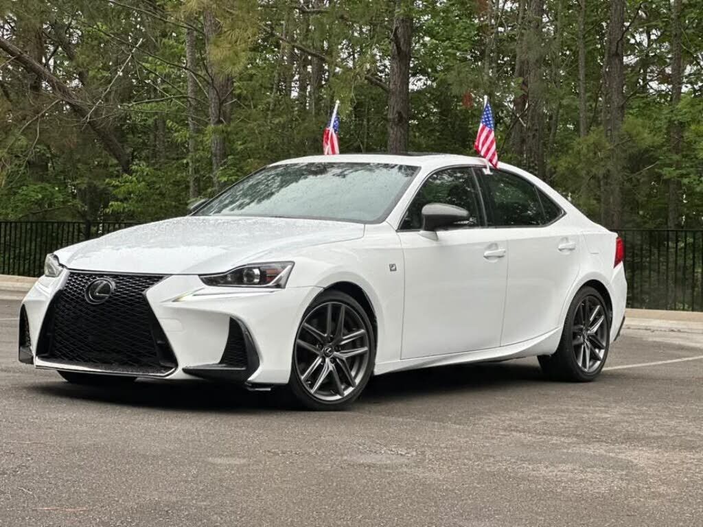 2019 LEXUS IS