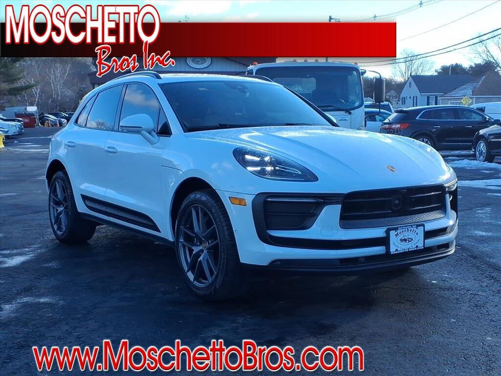 2023 PORSCHE Macan