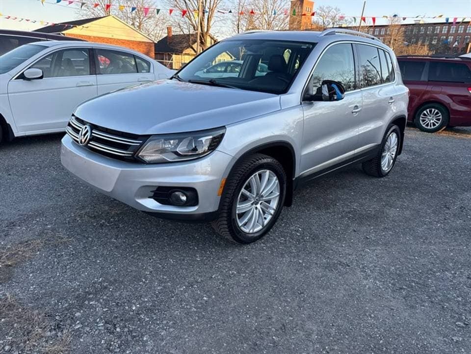 2016 VOLKSWAGEN Tiguan